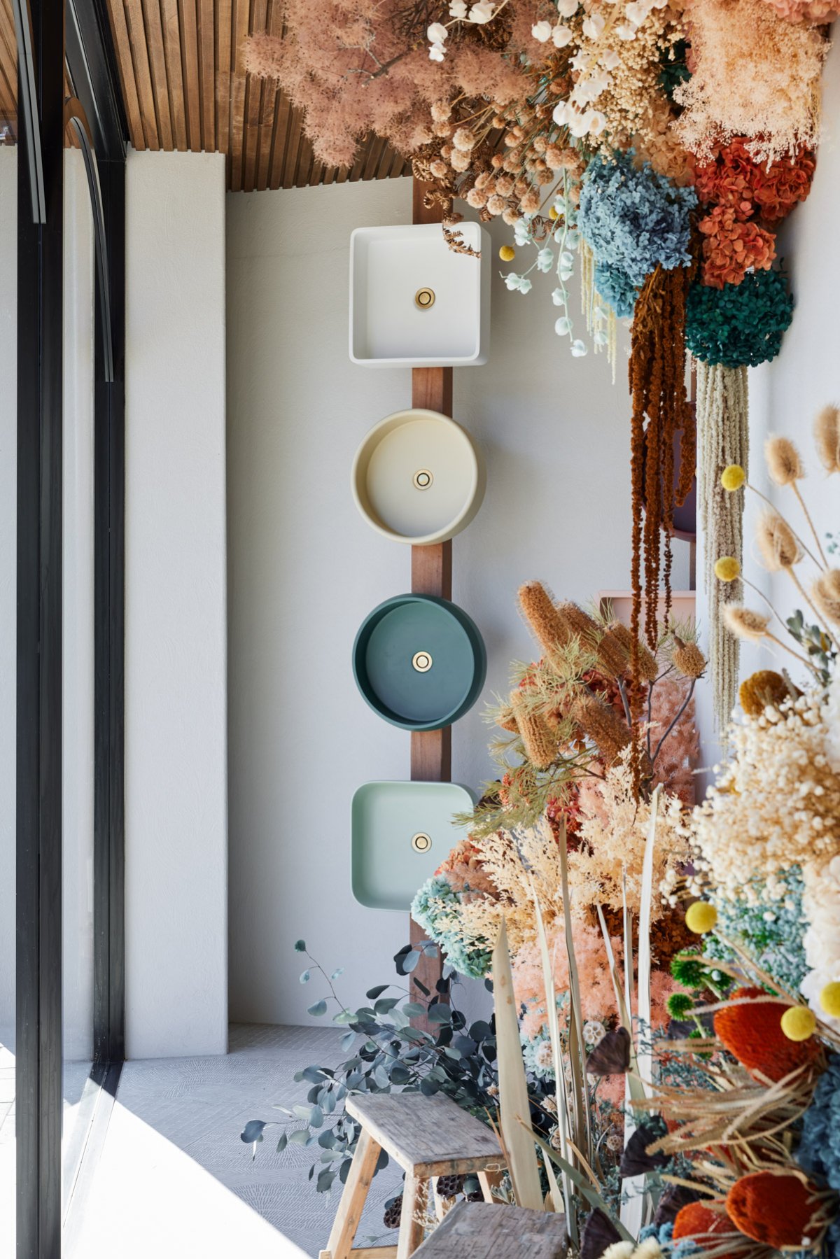 YinjiSpace Mia Lake Interiors x Studio xOx Showroom